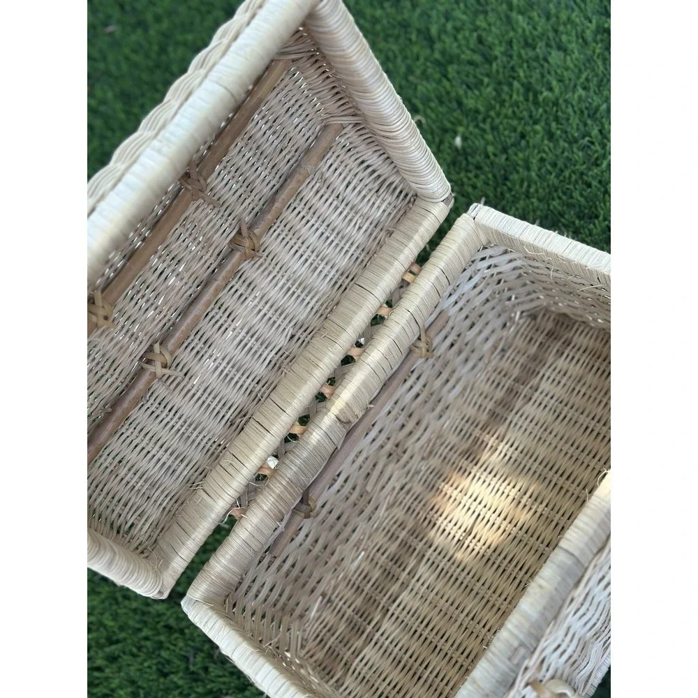 Beautiful Vintage Woven Wicker Picnic Basket with Handle and Lid